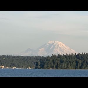 Meet your Posher, Raquel